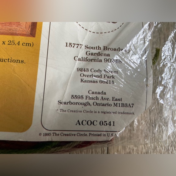 Creative Circle Cattails + Daisies Set 2 Crewel Embroidery 1986 - Picture 3 of 4